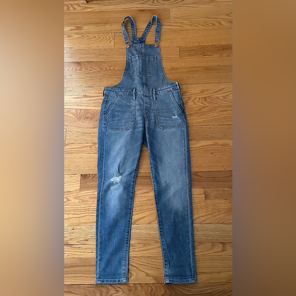 Old Navy Pants - Old Navy Skinny  Denim Overalls Size 0 Regular